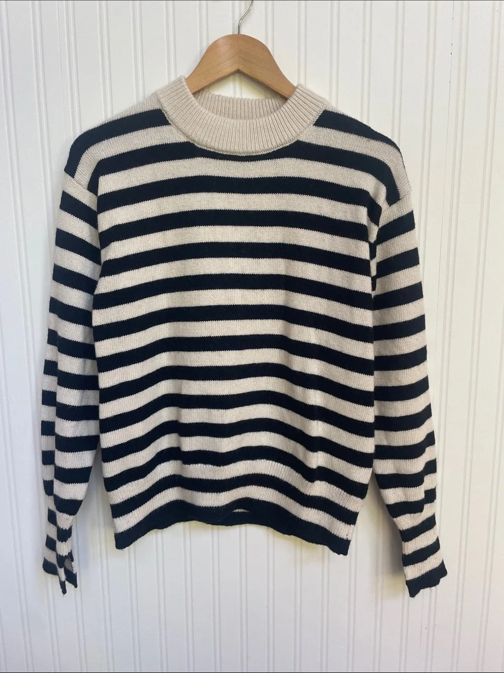 H&M Striped Black and Cream Crewneck Wool Blend Sweater Women’s Size M